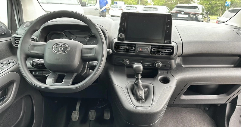 Toyota Proace City Verso cena 106000 przebieg: 13400, rok produkcji 2022 z Nowogród małe 137